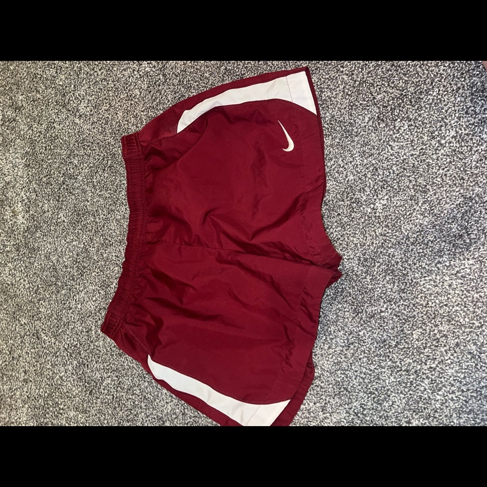 maroon nike shorts